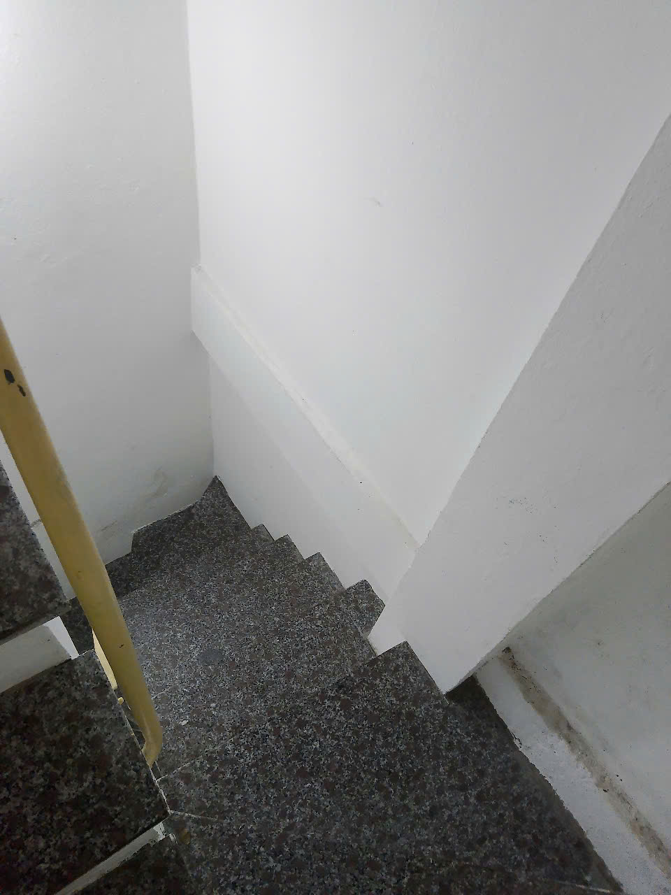 Bán nhà Phố Đình Đông, P. Cầu Dền, Q. Hai Bà Trưng 4 tầng, 2 ngủ, 2 WC, 1.85 tỷ gia lộc nhẹ - Ảnh 2